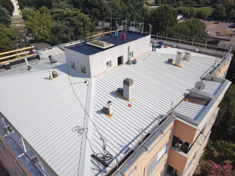 condominio-con-tegole-grigie