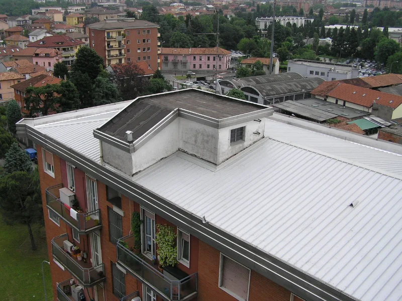 condominio-rosso-con-soffitta