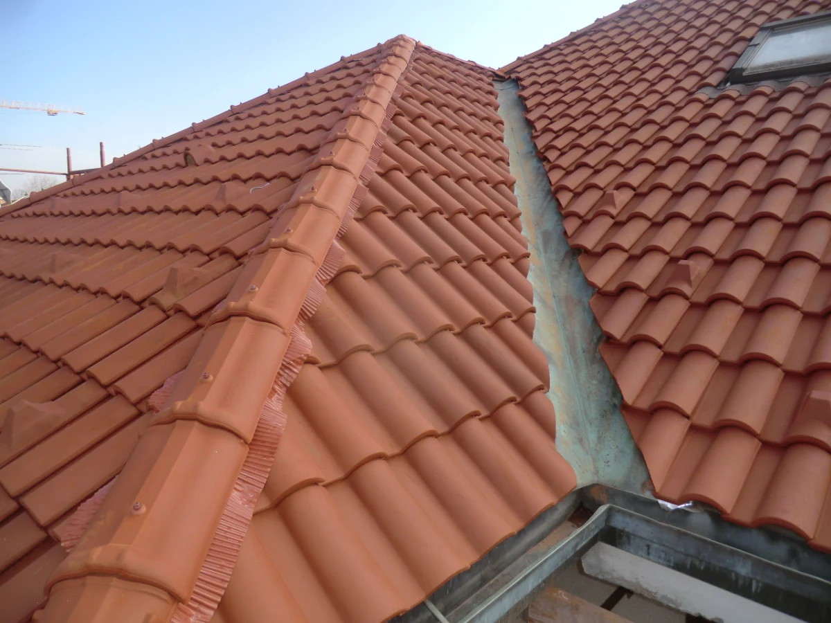 copertura-con-tegole-arancioni